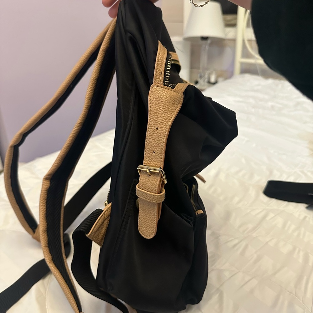 Tommy Bahama Black and Tan Backpack - Picture 3 of 7